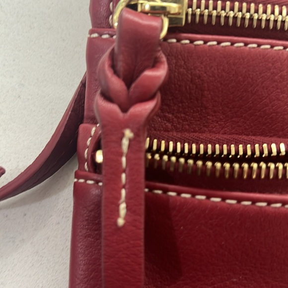 Dooney & Bourke Pebble Grain Triple Gold Zipper Crossbody Red Leather Purse EUC - Picture 14 of 14